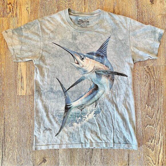 The Mountain Other - THE MOUNTAIN 𝅺Blue Marlin Swordfish Fishing Tie Dye T-Shirt Men’s Small USA
